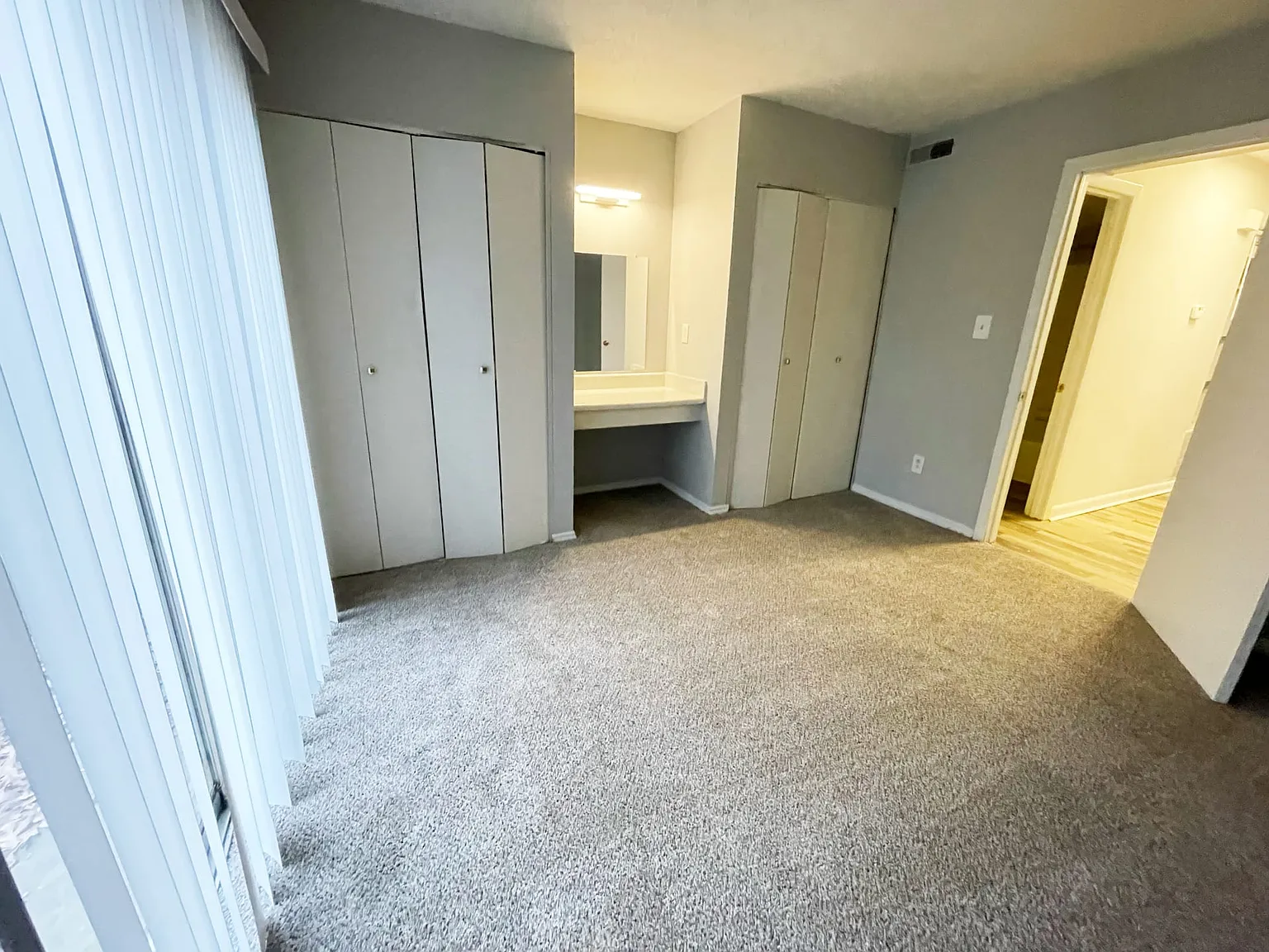 1 bed, 760 sqft, $990 — Photo 3