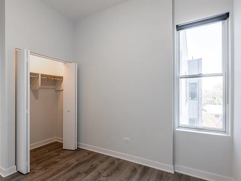 2246 W Lawrence Ave #402 — Photo 12