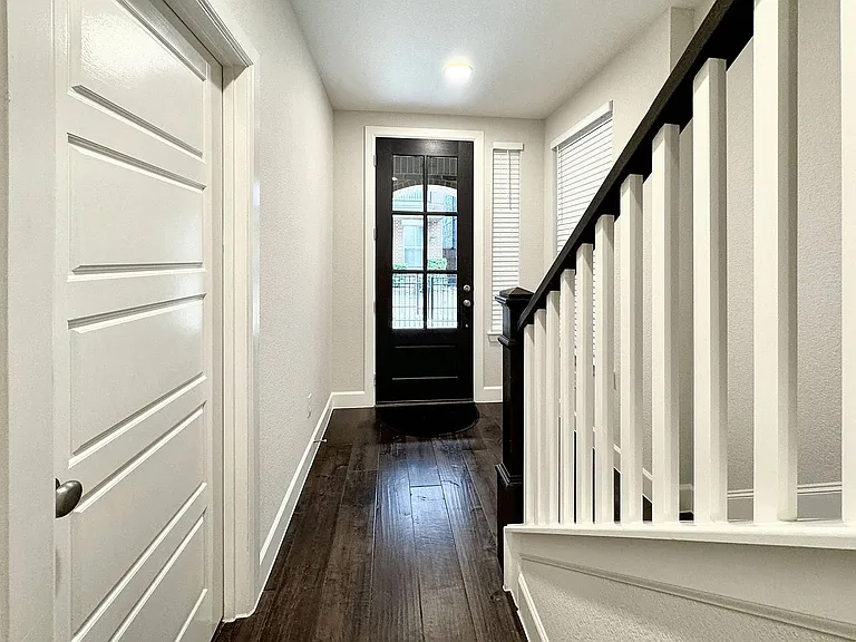 1367 Branchwood Pl — Photo 2