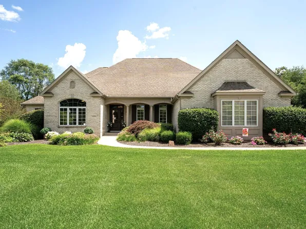 52188 Plantation Dr, Granger, IN 46530