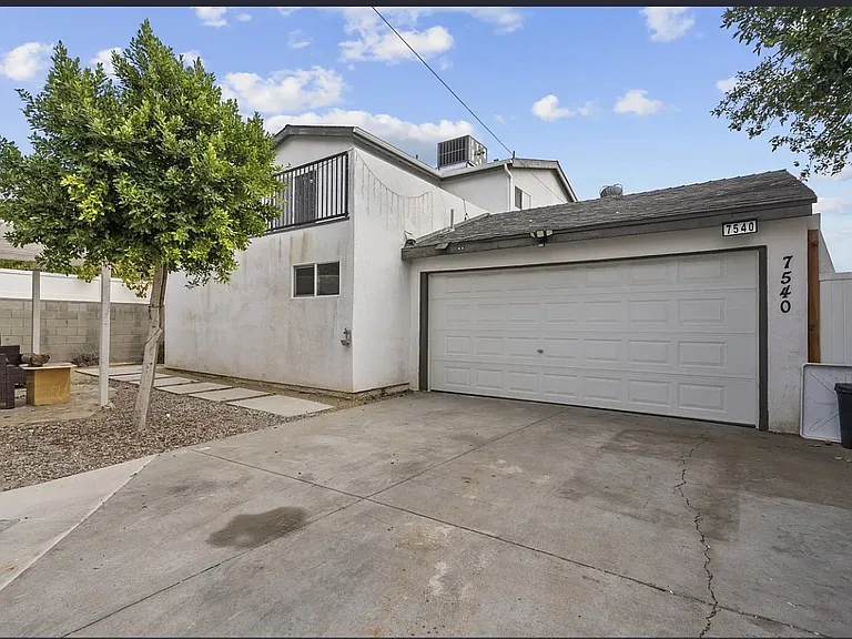 7540 Lindley Ave — Photo 13