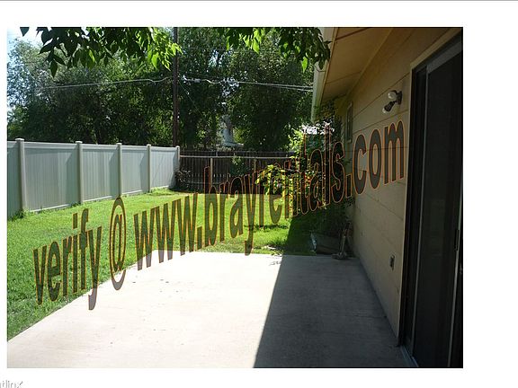 1642 Walnut patio & yard watermarked