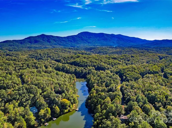15 S Cove Rd, Mill Spring, NC 28756