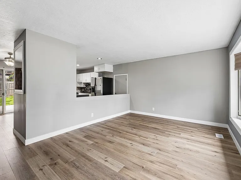 1632 Dodge St — Photo 14