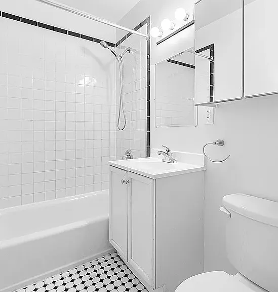 315 22nd St #1 — Photo 7