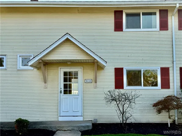 5133 Tuscarora Rd, Niagara Falls, NY 14304