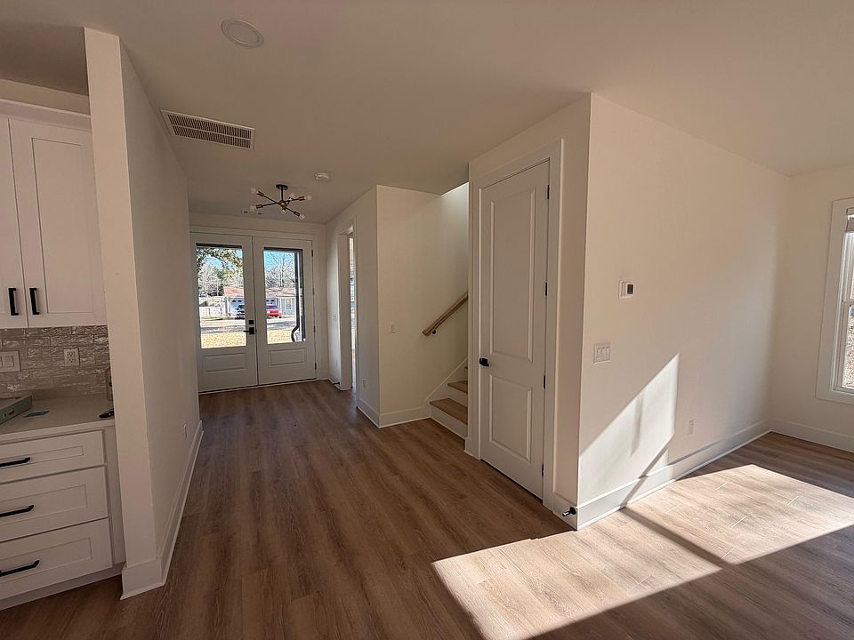 1st image of 1145 Brook Ave