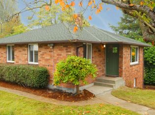 3518 SW Cloverdale St, Seattle, WA 98126