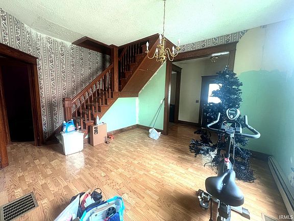 3rd image of 15 N Holman St