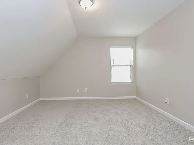 2136 Pine Glen Ct — Photo 14