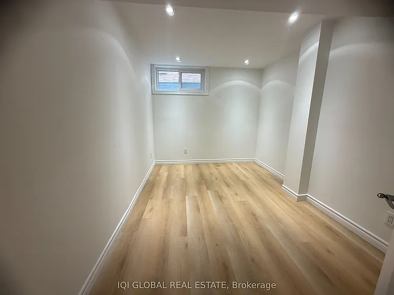 6 Equestrian Ct #BASEMENT — Photo 12