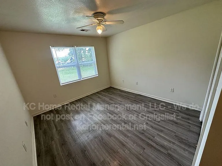 4319 Jackson Ave — Photo 9