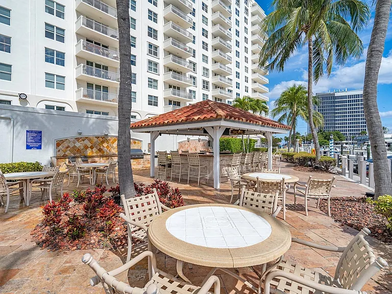 1 Las Olas Cir #313 — Photo 35