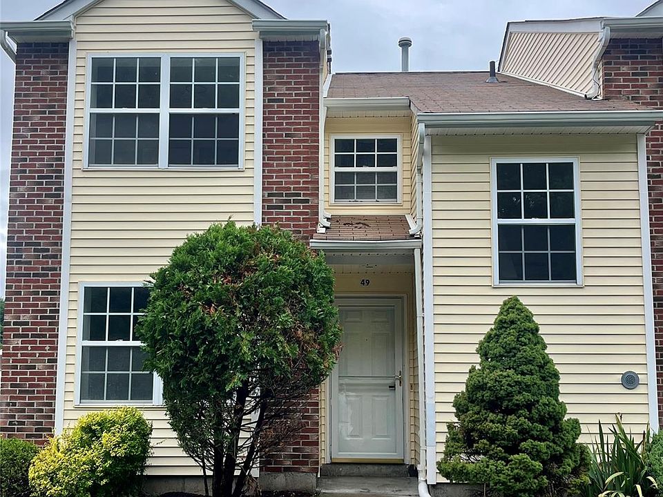 1st image of 49 Woodlake Dr