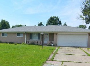 27314 Schiller Dr, New Baltimore, MI 48047