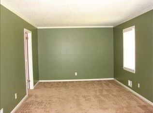 37 Green Acres Dr, Boiling Springs, SC 29316