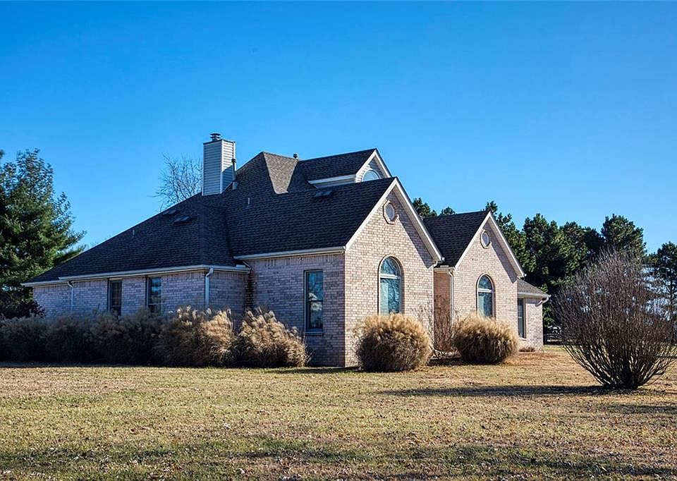 1st image of 2595 W Lori Dr