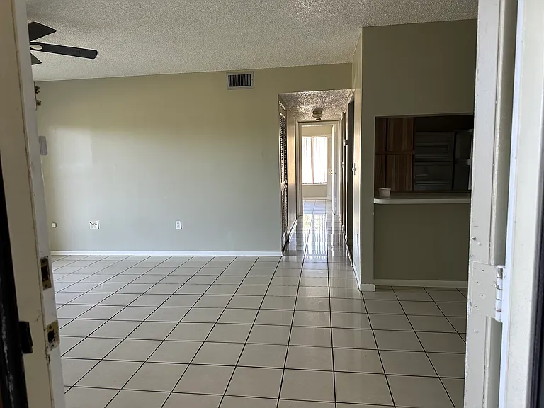 2655 Pine Ridge Way N #B2 — Photo 4