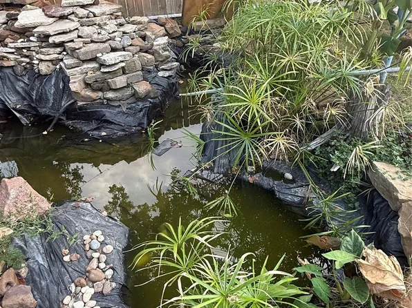 8407 Sonneville Dr, Houston, TX 77080