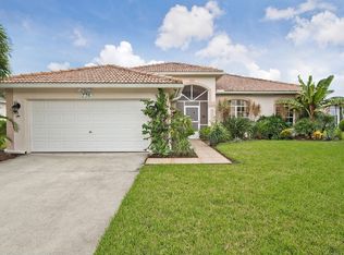 774 Waterloo Ct, Naples, FL 34120