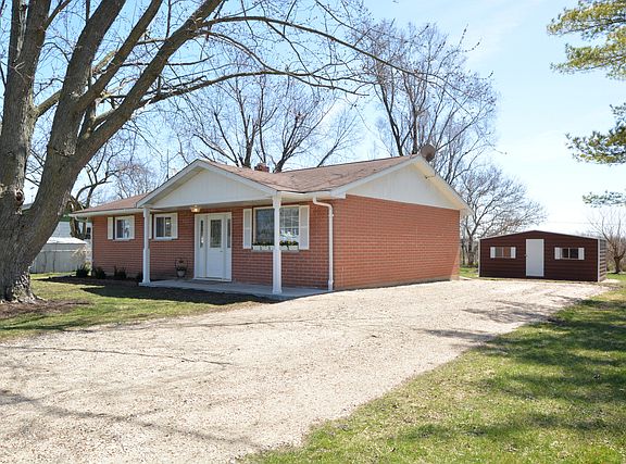 3rd image of 1445 Alicia Dr