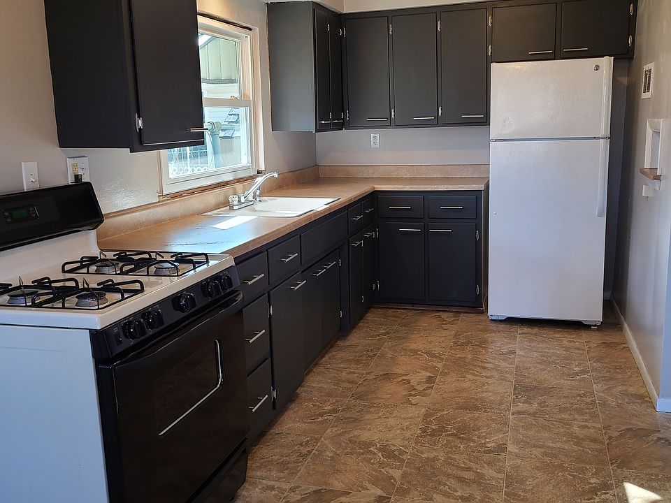1st image of 634 Earl Ave