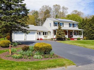 17 Wotton Ln, Burlington, CT 06013
