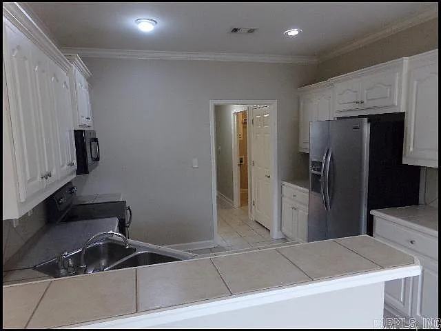 31 Congressional Dr — Photo 9