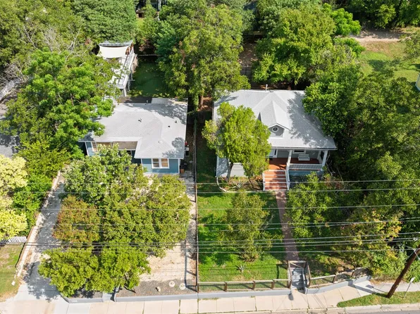 2102 E Martin Luther King Jr Blvd, Austin, TX 78702