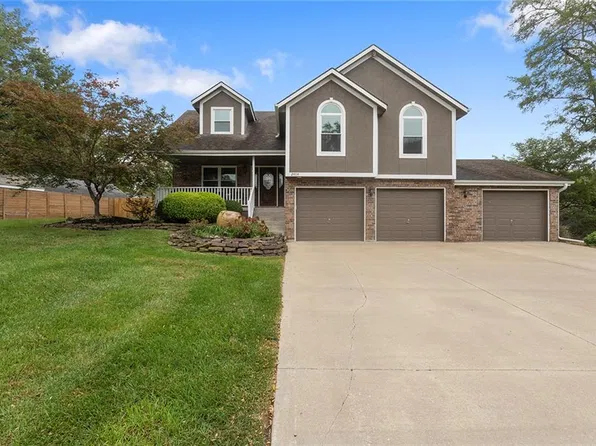 2404 SW Still Meadows Ln, Blue Springs, MO 64015
