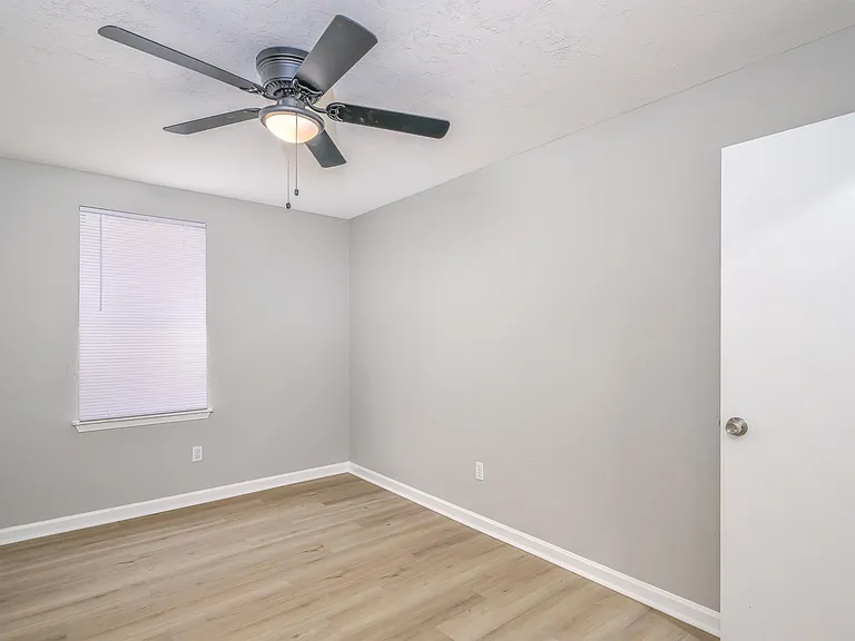 1533 S Bronough St — Photo 8