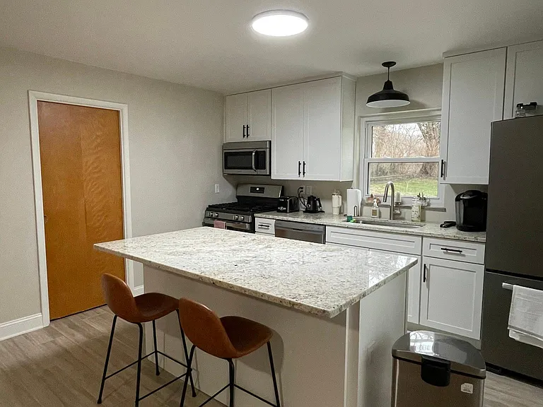 110 Glazier Ave #1 — Photo 9