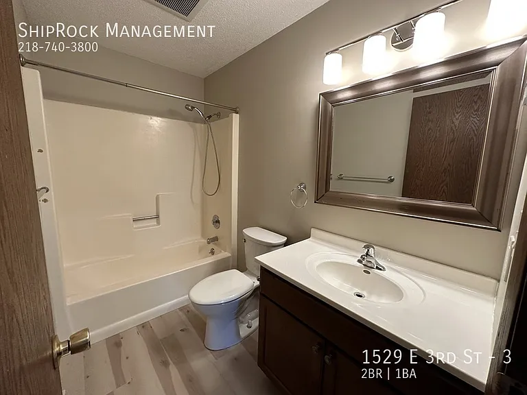 1529 E 3rd St #3 — Photo 17