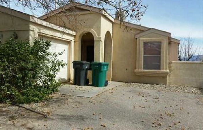 2nd image of 1737 Lee Loop NE