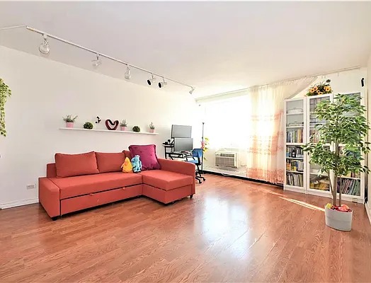 Sold by Mitra Hakimi Realty Group, LLC | media 5