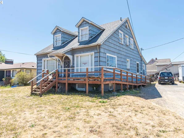 2104 Harrison St, North Bend, OR 97459