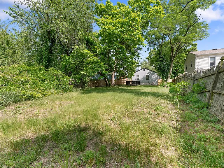 8117 Stow Rd — Photo 27