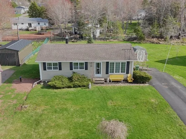 15 Montery Dr, Colchester, NS B2N 5S3