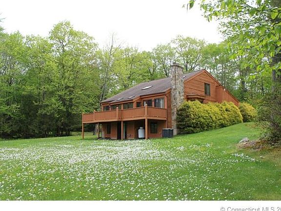 2nd image of 125 Lakeshore Dr