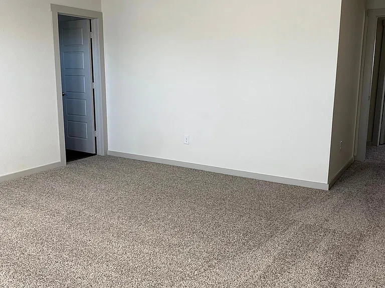 1812 Bonham Ln — Photo 15