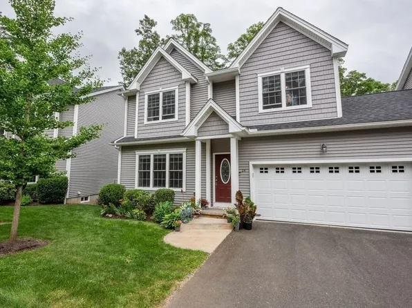 24 Rivercrest Way #24, South Hadley, MA 01075