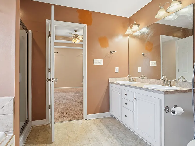 505 Heron Dr — Photo 17