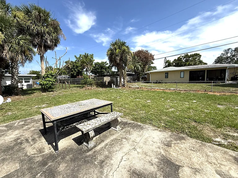 305 W Alma Dr — Photo 10
