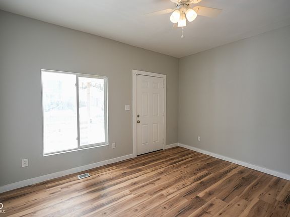 3rd image of 1114 W 31st St