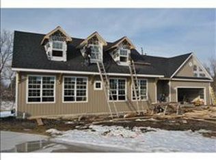 408 Lincoln Ct, Chelsea, MI 48118