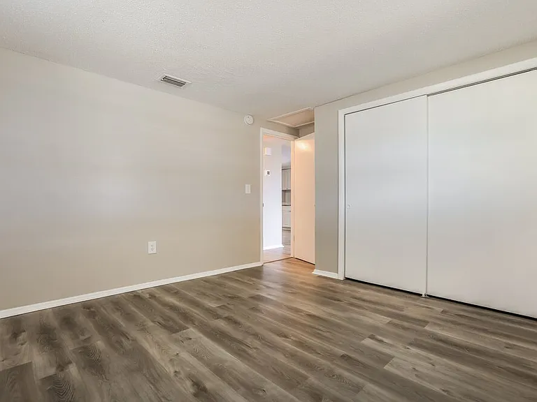 432 Briarwood Rd — Photo 12