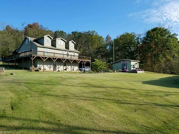 Enjoy early morning coffee watching the sunrise while sitting on the porch....or watching the sun set!