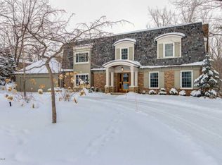 3131 Manhattan Ln SE, East Grand Rapids, MI