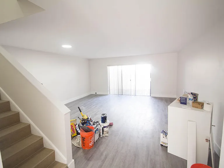 223 SE 11th Ave #223 — Photo 2