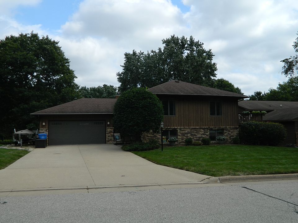 1st image of 60 Richmond Dr